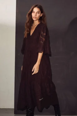 Haute L'Amitié Kjoler<Curvey Lace Hem Dress HL10009