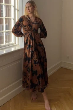 Faye Dress 2330 Kjoler
