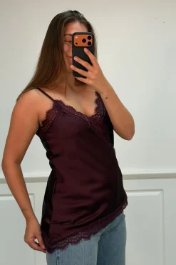 A-bee T-Shirts & Toppe<Ivanka top