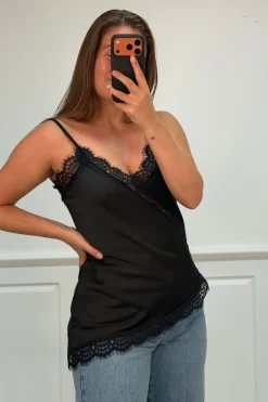 A-bee T-Shirts & Toppe<Ivanka Top