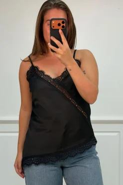 A-bee T-Shirts & Toppe<Ivanka Top