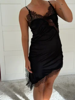 Online Lace Midi Dress Kjoler