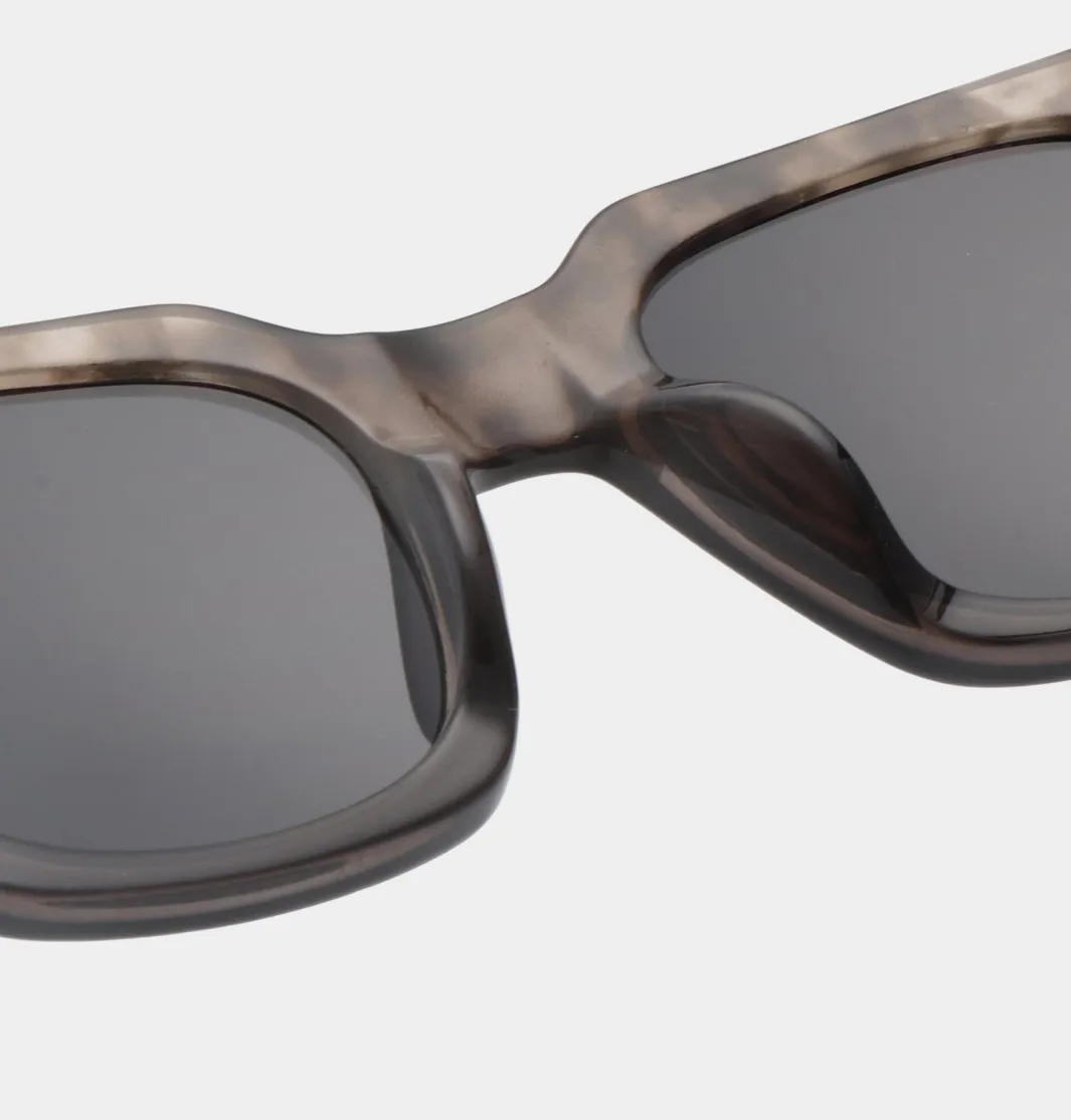 A. Kjærbede Solbriller<Nancy