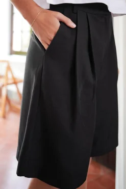 Neo Noir Shorts<Nika Bermuda Shorts