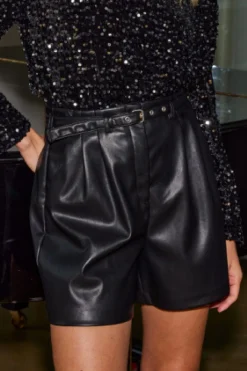 Only Shorts<Onlheidi Faux Leather Shorts Otw