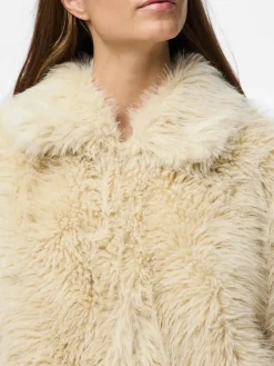 Pieces Overtøj & Jakker<Pcjilla Short Fluffy Jacket