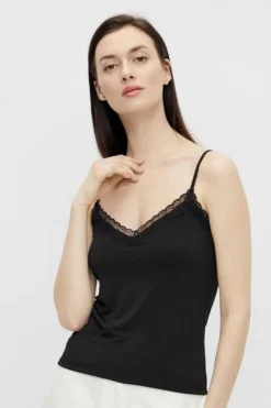 Pckate Lace Singlet T-Shirts & Toppe