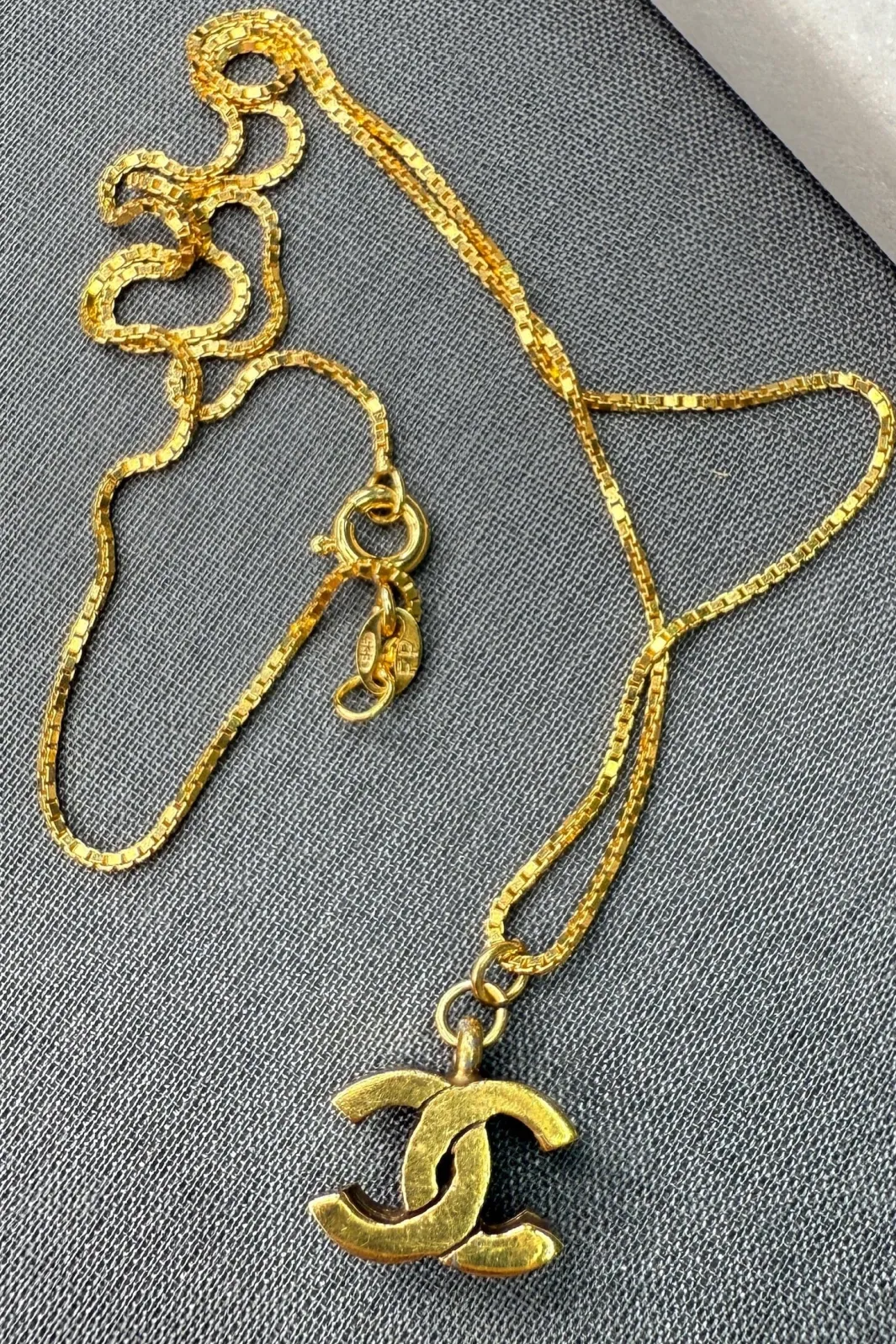 Preloved Vintageline x Molly&My Halskæder<Vintage Chanel CC Vedhæng 2